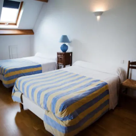 Pensión La Tour Des Plantes