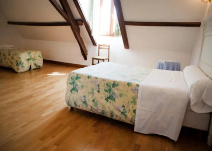 La Tour Des Plantes Maison d'hôtes Moncé-en-Belin