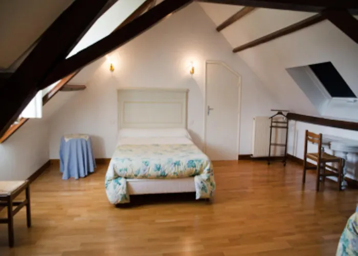 La Tour Des Plantes 3*