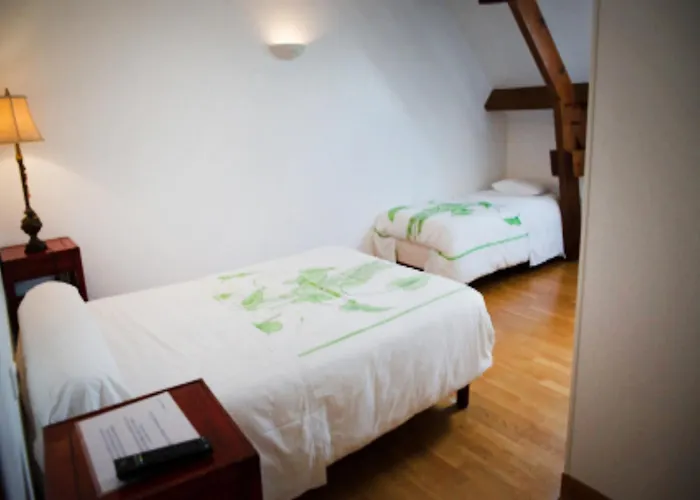 La Tour Des Plantes Maison d'hôtes 3*