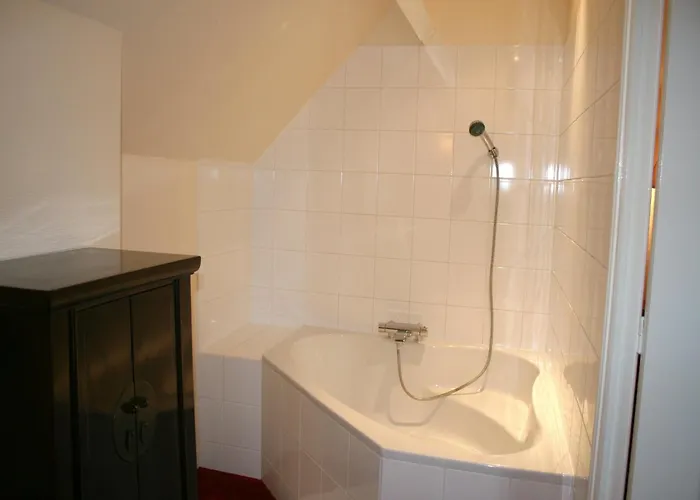 La Tour Des Plantes Maison d'hôtes 3*