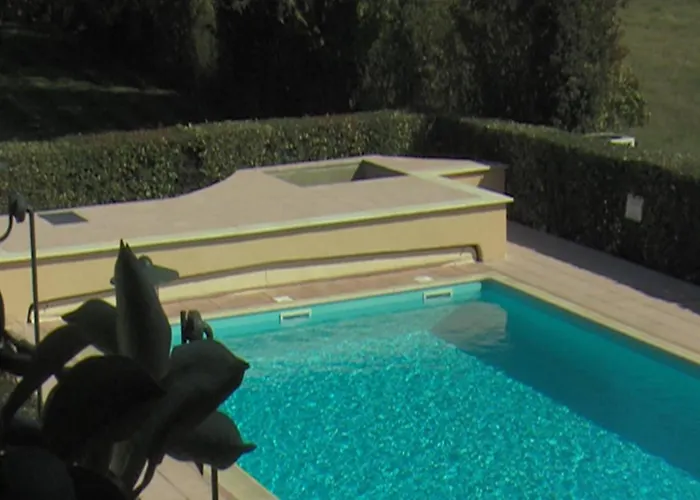 La Tour Des Plantes Moncé-en-Belin